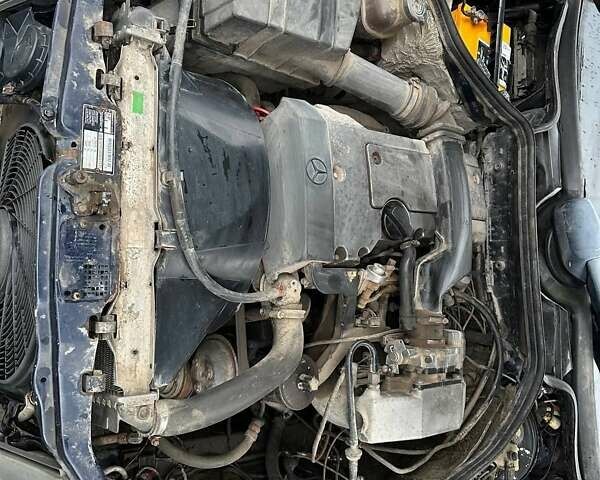 Синий Мерседес Е-Класс, объемом двигателя 2 л и пробегом 270 тыс. км за 2500 $, фото 11 на Automoto.ua