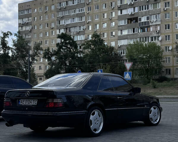 Синий Мерседес Е-Класс, объемом двигателя 2 л и пробегом 395 тыс. км за 6900 $, фото 5 на Automoto.ua