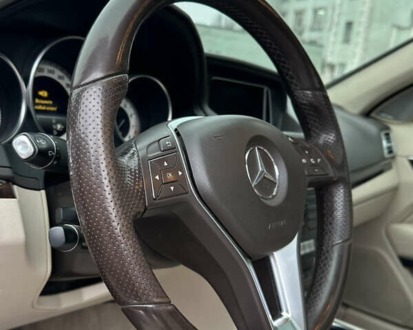 Синий Мерседес Е-Класс, объемом двигателя 3.5 л и пробегом 138 тыс. км за 18800 $, фото 41 на Automoto.ua