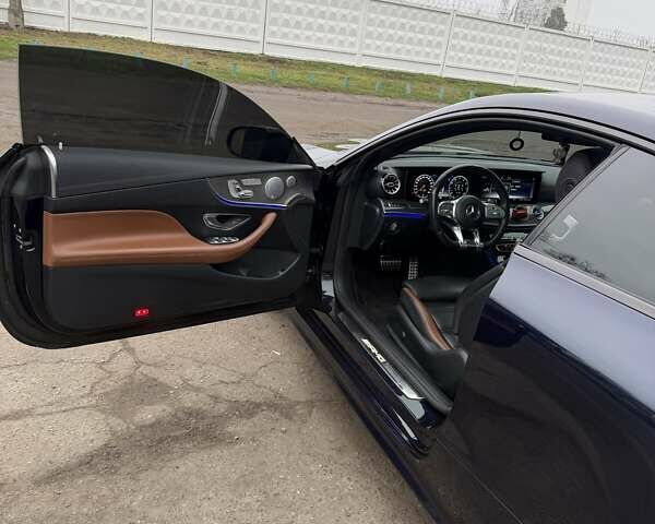 Синій Мерседес Е-Клас, об'ємом двигуна 3 л та пробігом 65 тис. км за 60000 $, фото 2 на Automoto.ua