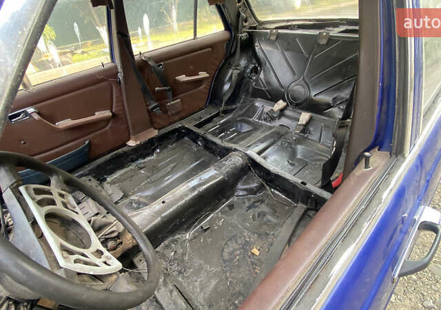 Мерседес Е-Класс 1978 в Тячеве на Automoto.ua Синий Мерседес Е-Класс, объемом двигателя 3 л и пробегом 311 тыс. км за 1500 $, фото 6 на Automoto.ua