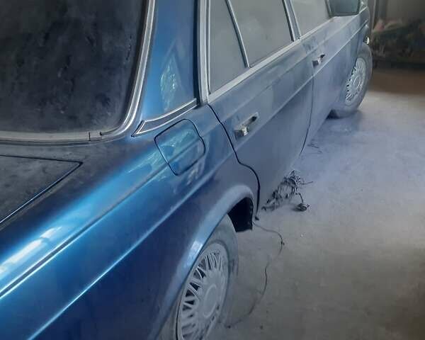 Синий Мерседес Е-Класс, объемом двигателя 2.3 л и пробегом 150 тыс. км за 2650 $, фото 3 на Automoto.ua