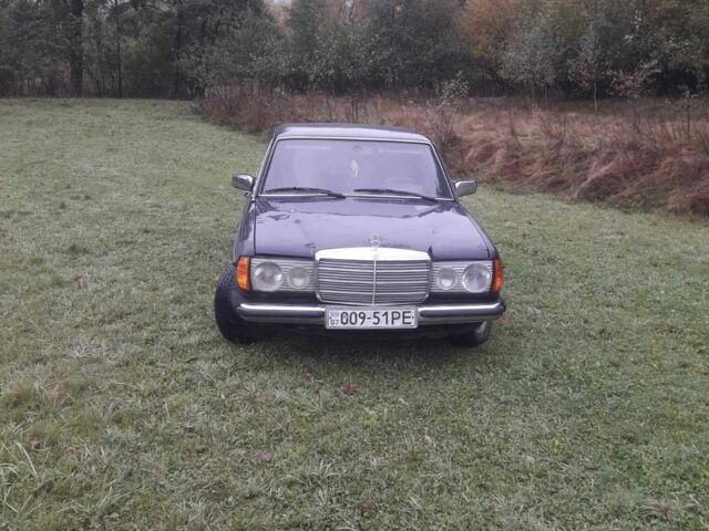 Синий Мерседес Е-Класс, объемом двигателя 2 л и пробегом 407 тыс. км за 1000 $, фото 2 на Automoto.ua