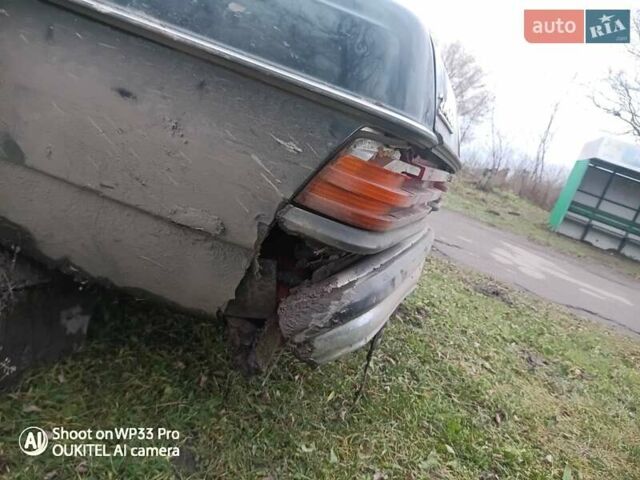 Синий Мерседес Е-Класс, объемом двигателя 2.4 л и пробегом 400 тыс. км за 700 $, фото 9 на Automoto.ua