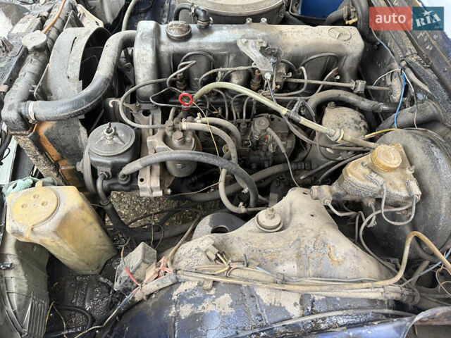 Мерседес Е-Класс 1982 в Кропивницком (Кировограде) на Automoto.ua Синий Мерседес Е-Класс, объемом двигателя 3 л и пробегом 287 тыс. км за 1500 $, фото 8 на Automoto.ua