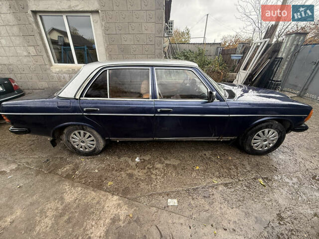 Мерседес Е-Класс 1982 в Кропивницком (Кировограде) на Automoto.ua Синий Мерседес Е-Класс, объемом двигателя 3 л и пробегом 287 тыс. км за 1500 $, фото 2 на Automoto.ua