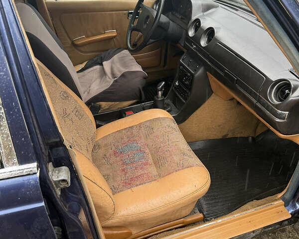 Мерседес Е-Класс 1982 в Кропивницком (Кировограде) на Automoto.ua Синий Мерседес Е-Класс, объемом двигателя 3 л и пробегом 287 тыс. км за 1500 $, фото 10 на Automoto.ua