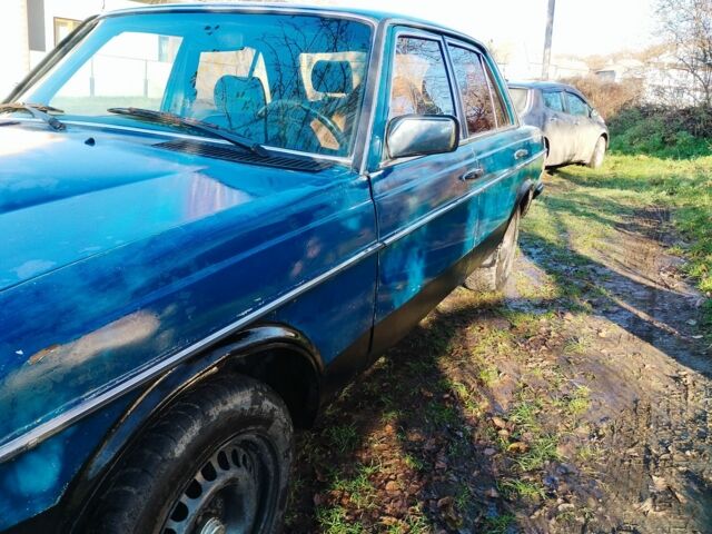 Синій Мерседес Е-Клас, об'ємом двигуна 2.4 л та пробігом 300 тис. км за 1200 $, фото 3 на Automoto.ua