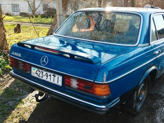 Синій Мерседес Е-Клас, об'ємом двигуна 2.4 л та пробігом 300 тис. км за 1200 $, фото 2 на Automoto.ua