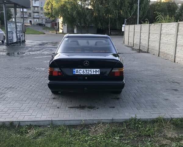 Синий Мерседес Е-Класс, объемом двигателя 2 л и пробегом 540 тыс. км за 2000 $, фото 6 на Automoto.ua