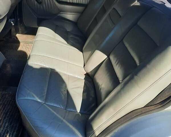 Синій Мерседес Е-Клас, об'ємом двигуна 2 л та пробігом 300 тис. км за 1600 $, фото 10 на Automoto.ua