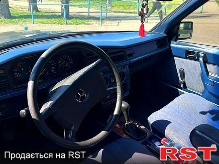 Синий Мерседес Е-Класс, объемом двигателя 2 л и пробегом 377 тыс. км за 1500 $, фото 2 на Automoto.ua