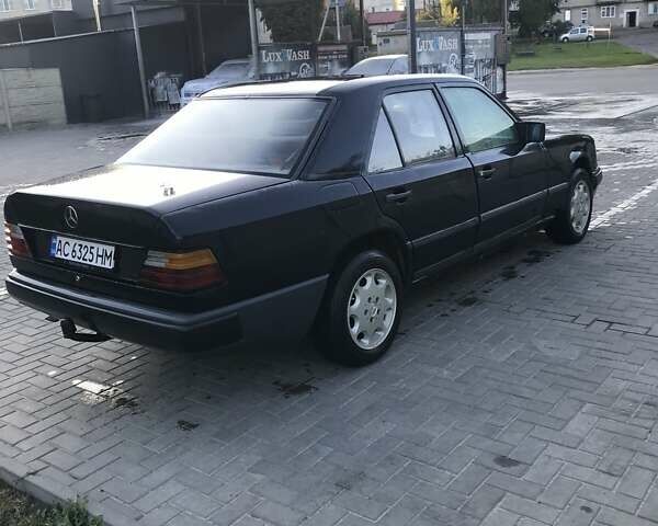 Синий Мерседес Е-Класс, объемом двигателя 2 л и пробегом 540 тыс. км за 2000 $, фото 7 на Automoto.ua