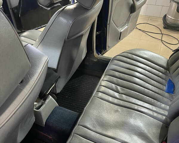 Синий Мерседес Е-Класс, объемом двигателя 2.5 л и пробегом 100 тыс. км за 1100 $, фото 10 на Automoto.ua