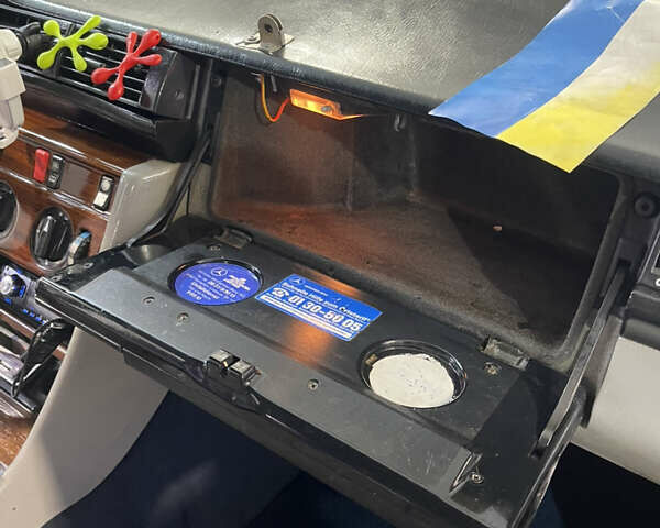 Синий Мерседес Е-Класс, объемом двигателя 2.5 л и пробегом 100 тыс. км за 1100 $, фото 16 на Automoto.ua