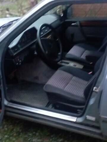 Синий Мерседес Е-Класс, объемом двигателя 2.55 л и пробегом 255 тыс. км за 2500 $, фото 9 на Automoto.ua