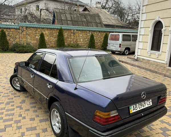 Синий Мерседес Е-Класс, объемом двигателя 2 л и пробегом 390 тыс. км за 1950 $, фото 10 на Automoto.ua