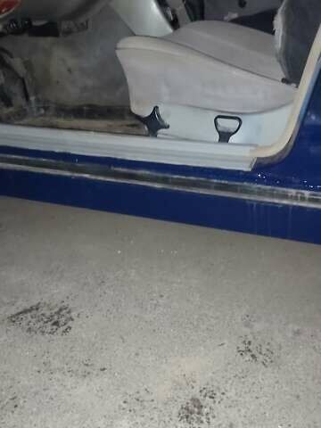 Синій Мерседес Е-Клас, об'ємом двигуна 2 л та пробігом 400 тис. км за 3500 $, фото 4 на Automoto.ua