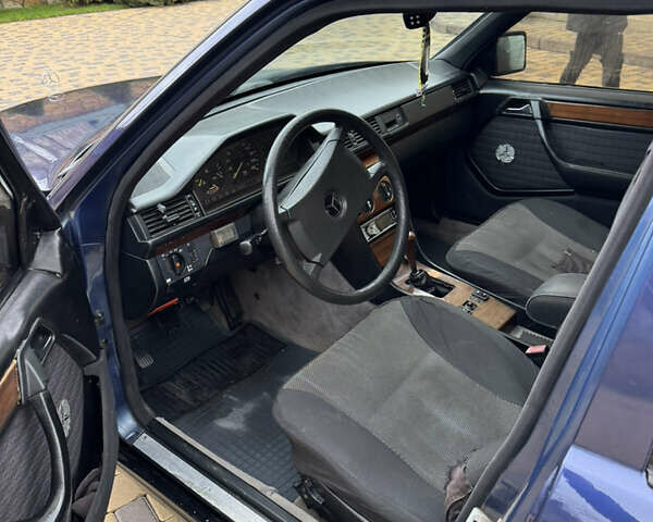 Синий Мерседес Е-Класс, объемом двигателя 2 л и пробегом 390 тыс. км за 1950 $, фото 15 на Automoto.ua