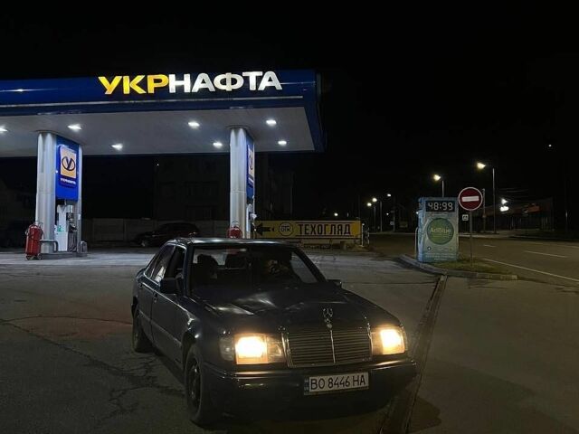 Синий Мерседес Е-Класс, объемом двигателя 2 л и пробегом 170 тыс. км за 1200 $, фото 3 на Automoto.ua