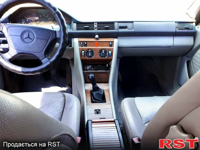 Синій Мерседес Е-Клас, об'ємом двигуна 2 л та пробігом 0 тис. км за 1500 $, фото 8 на Automoto.ua