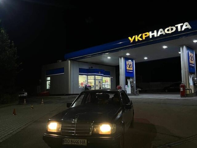 Синий Мерседес Е-Класс, объемом двигателя 2 л и пробегом 170 тыс. км за 1200 $, фото 1 на Automoto.ua