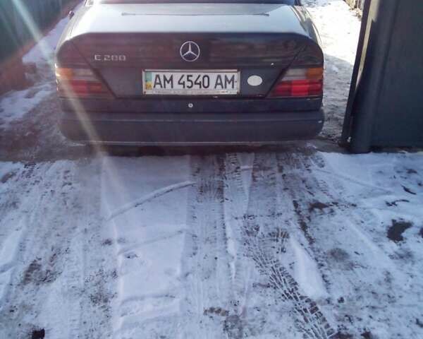 Синий Мерседес Е-Класс, объемом двигателя 0 л и пробегом 200 тыс. км за 1700 $, фото 2 на Automoto.ua
