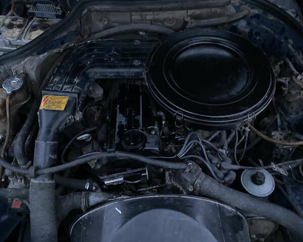 Синій Мерседес Е-Клас, об'ємом двигуна 2 л та пробігом 300 тис. км за 1700 $, фото 5 на Automoto.ua