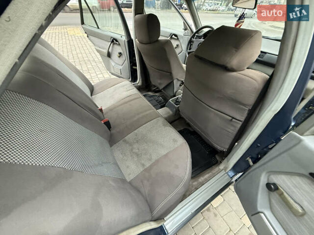 Синий Мерседес Е-Класс, объемом двигателя 2.3 л и пробегом 230 тыс. км за 2200 $, фото 24 на Automoto.ua