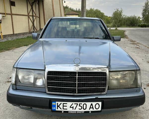 Синій Мерседес Е-Клас, об'ємом двигуна 2.3 л та пробігом 246 тис. км за 3800 $, фото 9 на Automoto.ua