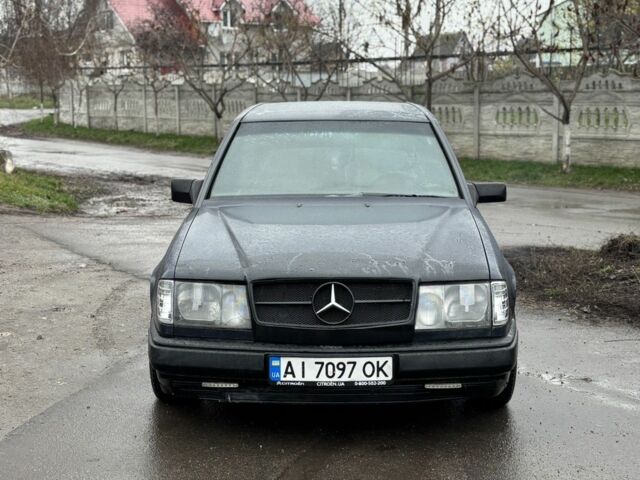 Синій Мерседес Е-Клас, об'ємом двигуна 2 л та пробігом 200 тис. км за 1490 $, фото 2 на Automoto.ua