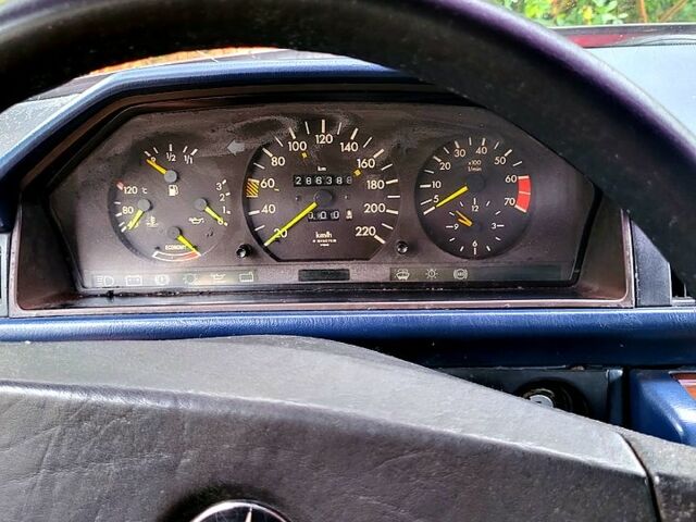 Синій Мерседес Е-Клас, об'ємом двигуна 2.3 л та пробігом 286 тис. км за 2100 $, фото 4 на Automoto.ua