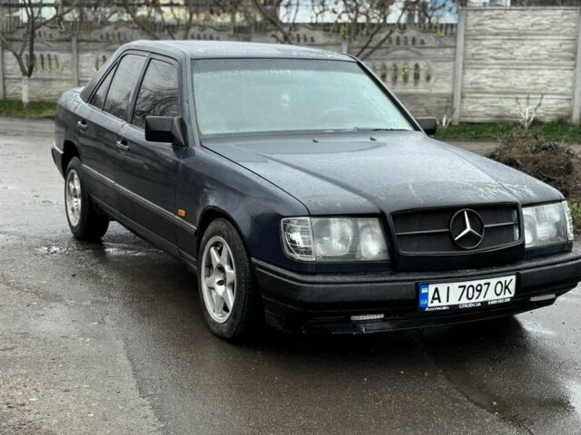 Синій Мерседес Е-Клас, об'ємом двигуна 2 л та пробігом 200 тис. км за 1490 $, фото 1 на Automoto.ua