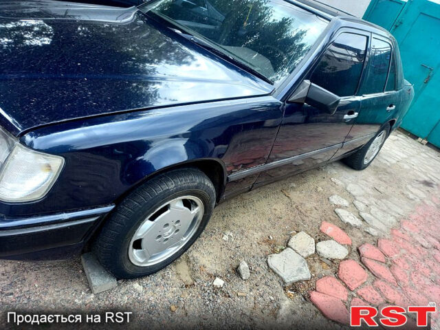 Синій Мерседес Е-Клас, об'ємом двигуна 2 л та пробігом 0 тис. км за 2000 $, фото 1 на Automoto.ua