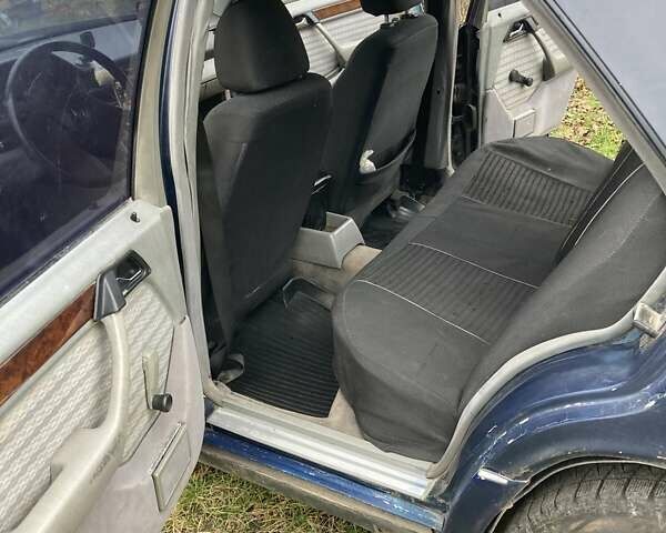 Синій Мерседес Е-Клас, об'ємом двигуна 3 л та пробігом 400 тис. км за 1800 $, фото 5 на Automoto.ua