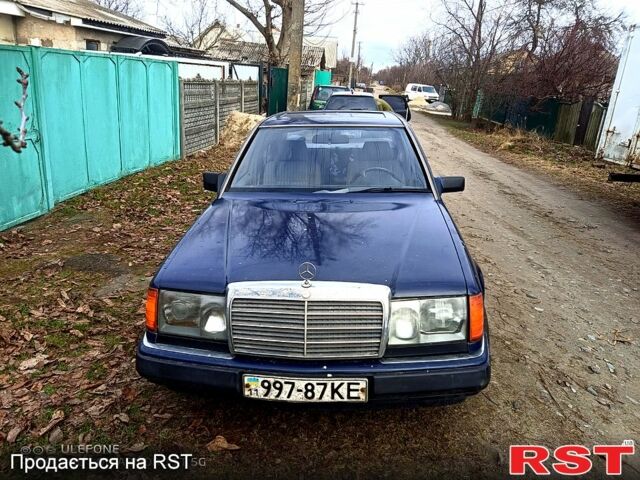 Синий Мерседес Е-Класс, объемом двигателя 23 л и пробегом 0 тыс. км за 2500 $, фото 5 на Automoto.ua