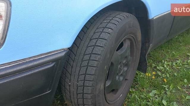 Синий Мерседес Е-Класс, объемом двигателя 2.8 л и пробегом 411 тыс. км за 2500 $, фото 11 на Automoto.ua