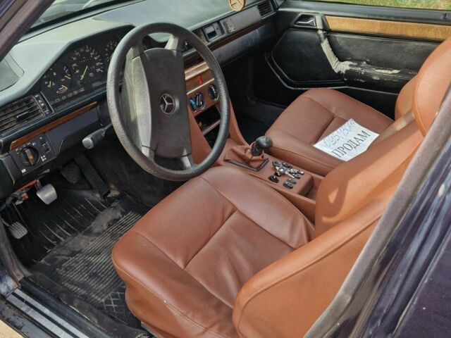 Мерседес Е-Класс 1991 в Болграде на Automoto.ua Синий Мерседес Е-Класс, объемом двигателя 2 л и пробегом 150 тыс. км за 1199 $, фото 4 на Automoto.ua