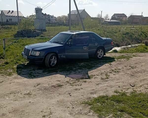 Синій Мерседес Е-Клас, об'ємом двигуна 2.3 л та пробігом 400 тис. км за 2550 $, фото 2 на Automoto.ua