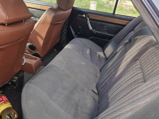 Мерседес Е-Класс 1991 в Болграде на Automoto.ua Синий Мерседес Е-Класс, объемом двигателя 2 л и пробегом 150 тыс. км за 1199 $, фото 3 на Automoto.ua