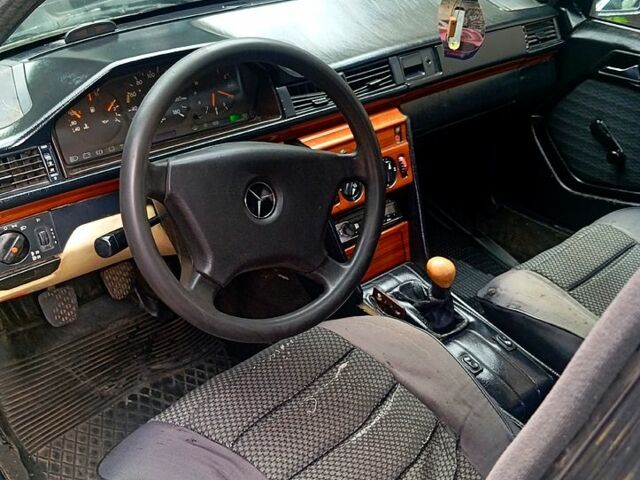 Синий Мерседес Е-Класс, объемом двигателя 2 л и пробегом 230 тыс. км за 1600 $, фото 6 на Automoto.ua