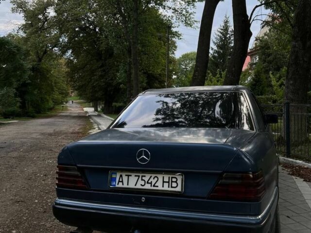 Синій Мерседес Е-Клас, об'ємом двигуна 2.3 л та пробігом 400 тис. км за 1300 $, фото 2 на Automoto.ua