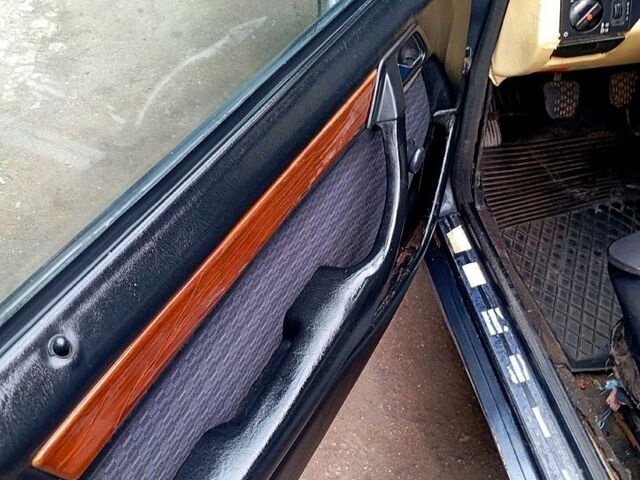 Синий Мерседес Е-Класс, объемом двигателя 2 л и пробегом 230 тыс. км за 1600 $, фото 7 на Automoto.ua