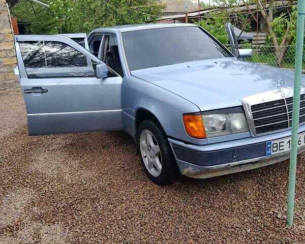 Синій Мерседес Е-Клас, об'ємом двигуна 2.6 л та пробігом 450 тис. км за 2300 $, фото 1 на Automoto.ua