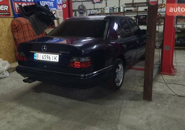 Синий Мерседес Е-Класс, объемом двигателя 2.8 л и пробегом 400 тыс. км за 2800 $, фото 4 на Automoto.ua