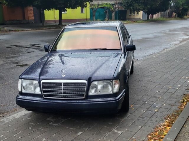 Синій Мерседес Е-Клас, об'ємом двигуна 2.8 л та пробігом 420 тис. км за 3000 $, фото 4 на Automoto.ua