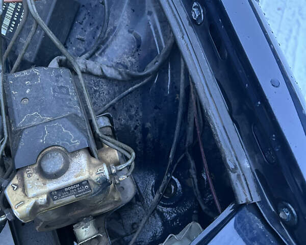 Синий Мерседес Е-Класс, объемом двигателя 2.5 л и пробегом 402 тыс. км за 4500 $, фото 24 на Automoto.ua