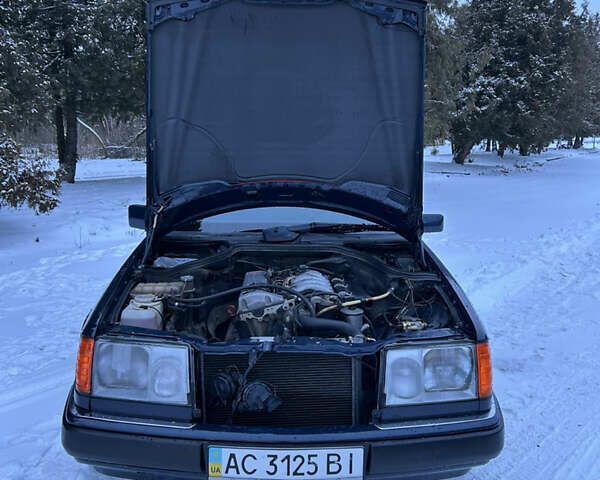 Синий Мерседес Е-Класс, объемом двигателя 2.5 л и пробегом 402 тыс. км за 4500 $, фото 25 на Automoto.ua