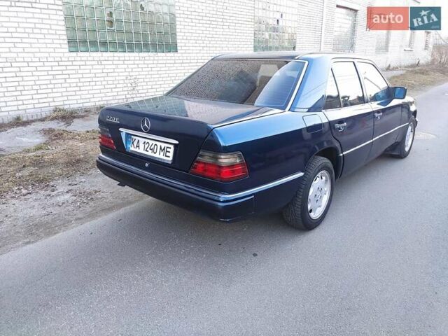 Синій Мерседес Е-Клас, об'ємом двигуна 2.2 л та пробігом 409 тис. км за 3200 $, фото 1 на Automoto.ua