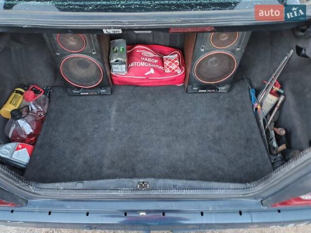 Синий Мерседес Е-Класс, объемом двигателя 2.5 л и пробегом 614 тыс. км за 2700 $, фото 6 на Automoto.ua